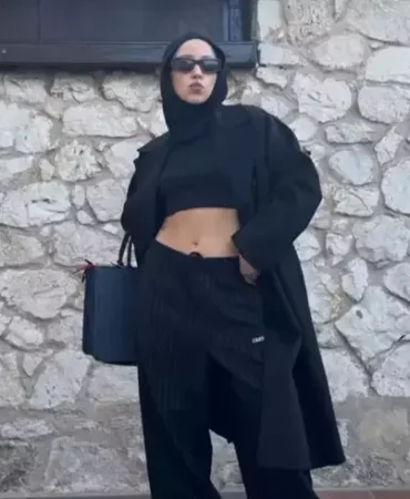 basi-kapali-gobegi-acik-fotograf-paylasan-zeynep-bastika-tepki-var